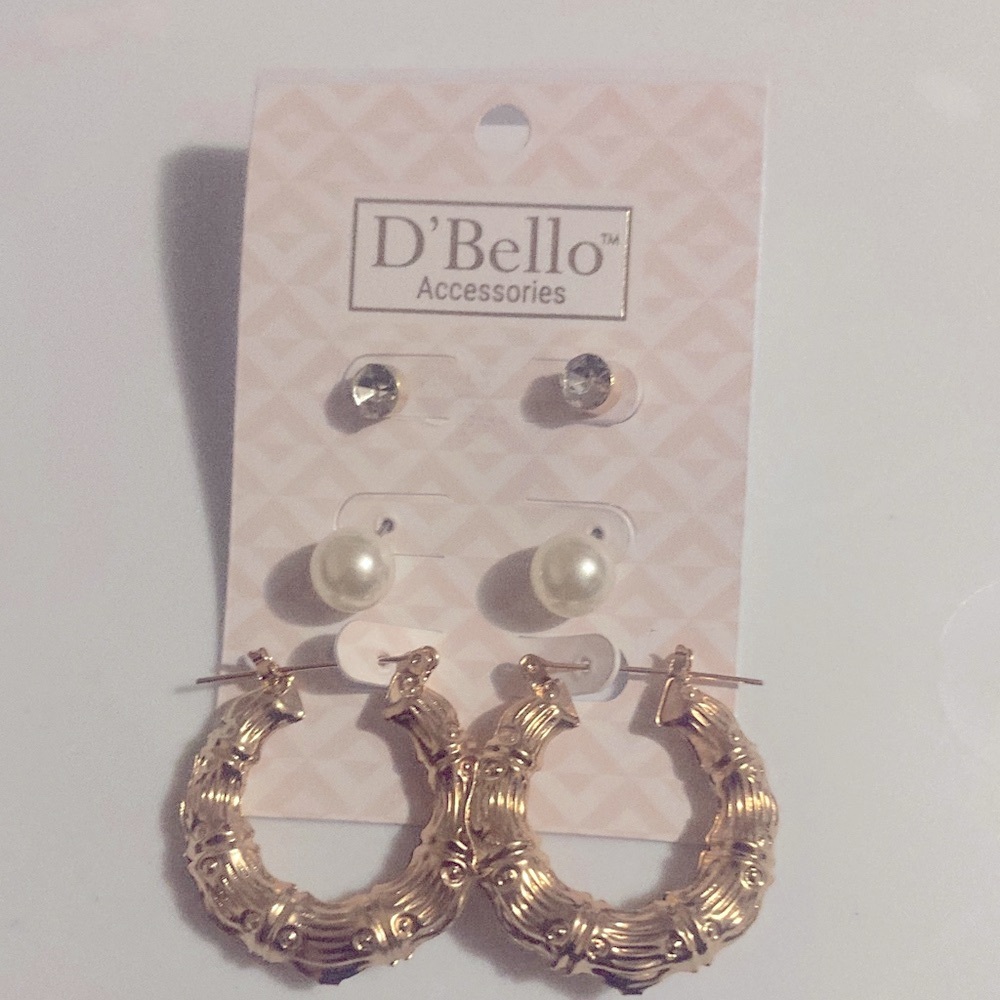 New Beautiful D’Bello Earrings Set, $5.00